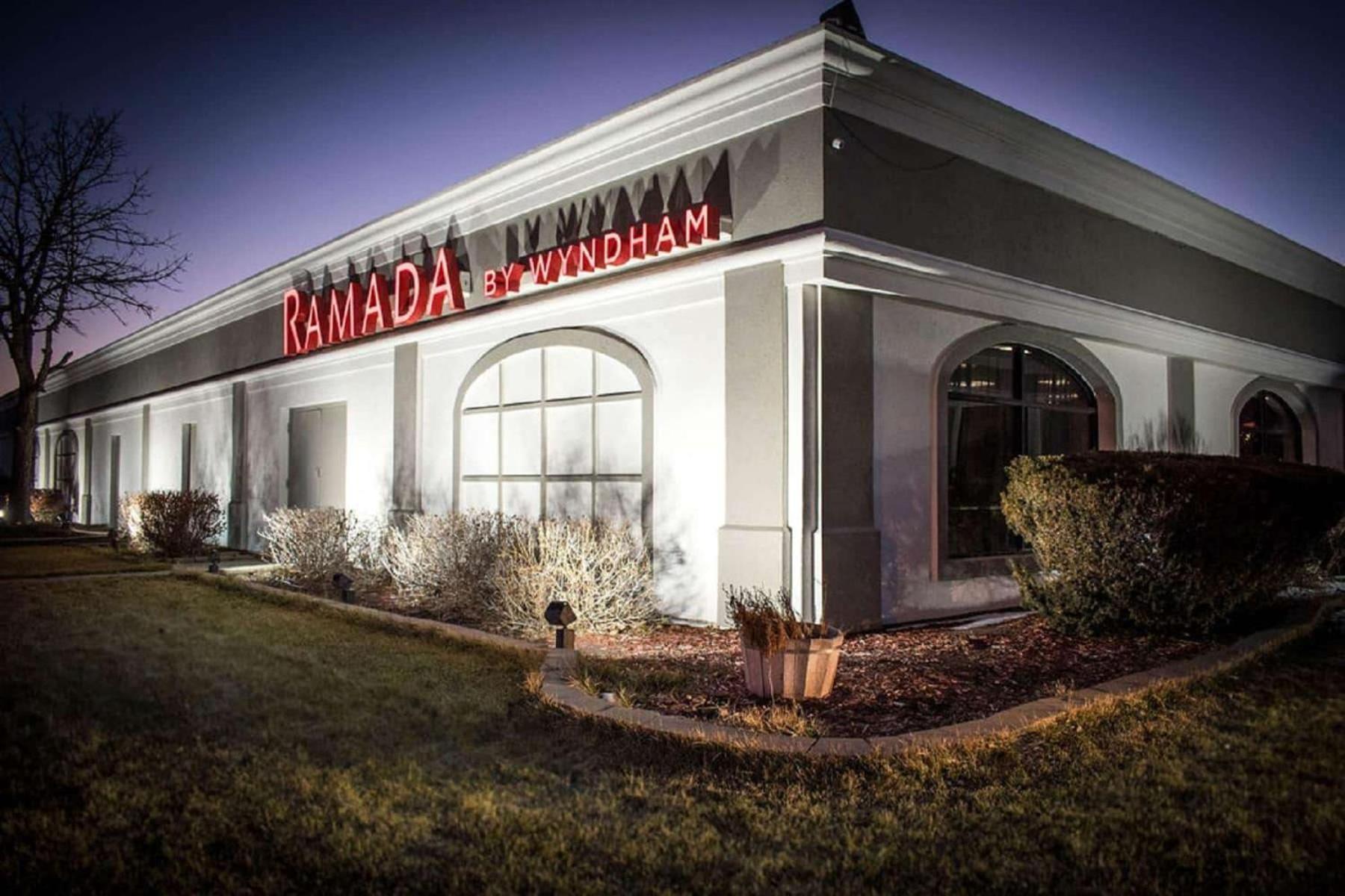 Ramada By Wyndham North Platte Hotel Exterior foto